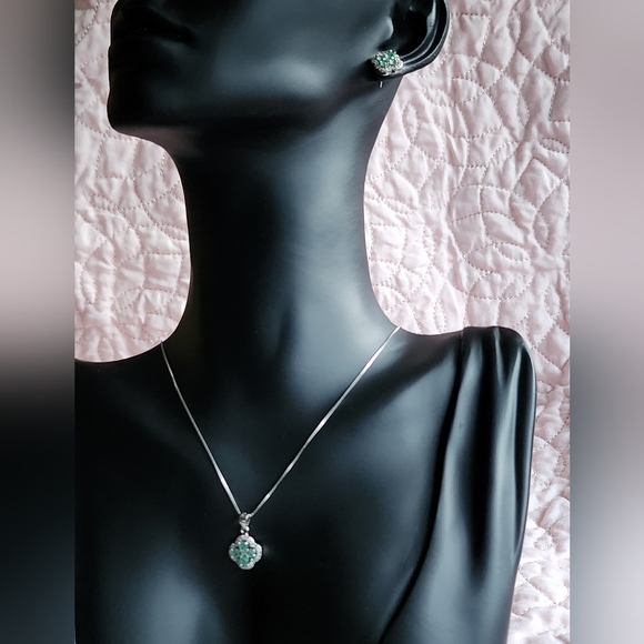 Natural Green Emerald Clover Set - Picture 4 of 6